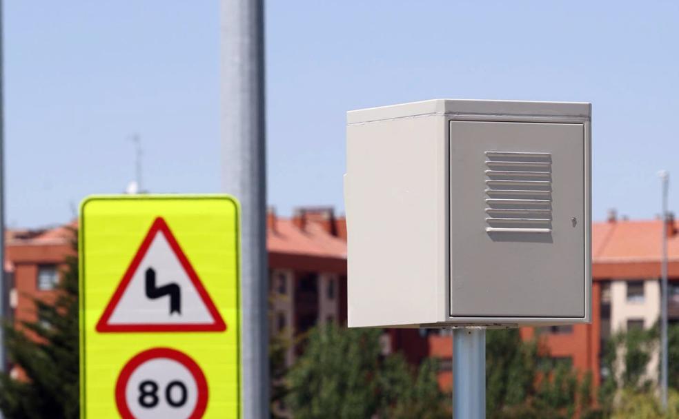 La velocidad en las carreteras riojanas estará vigilada por 41 radares este verano