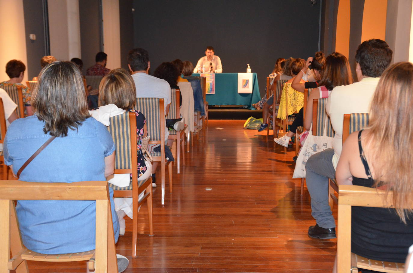 Fotos: Exposición &#039;LGTBI. Una historia muy diversa&#039;, en Calahorra