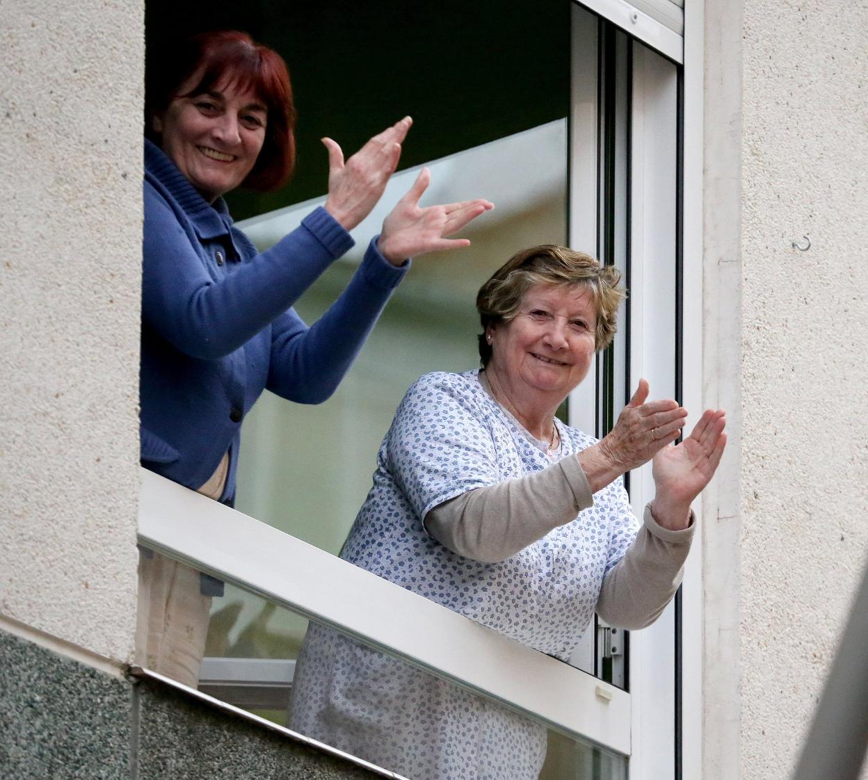 Aplausos en los balcones de Logroño durante el confinamiento. 