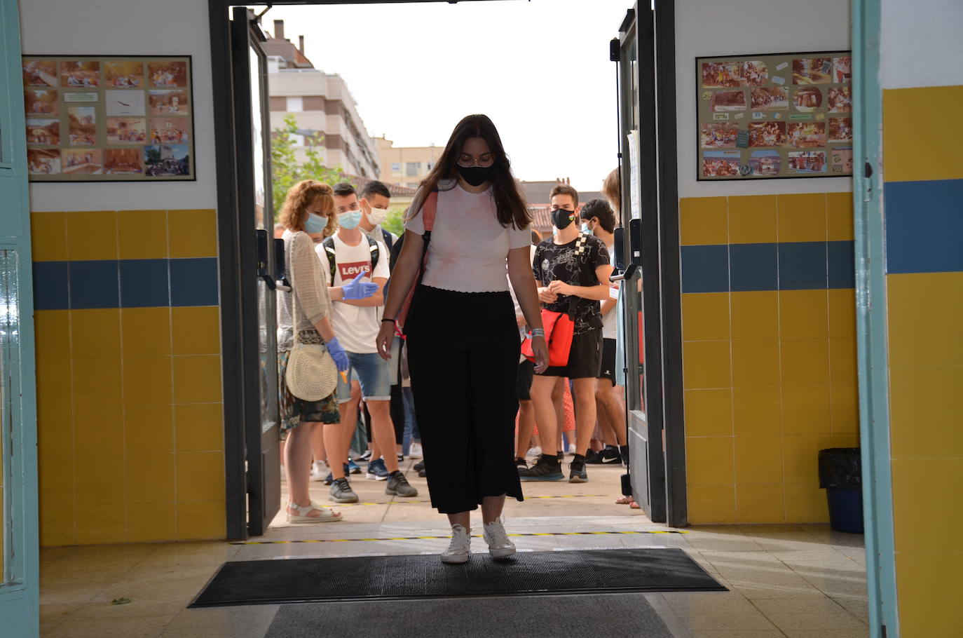 Las pruebas se han trasladado a las aulas del instituto, sin los escolares de Arnedo y Alfaro que se examinan en sus centros