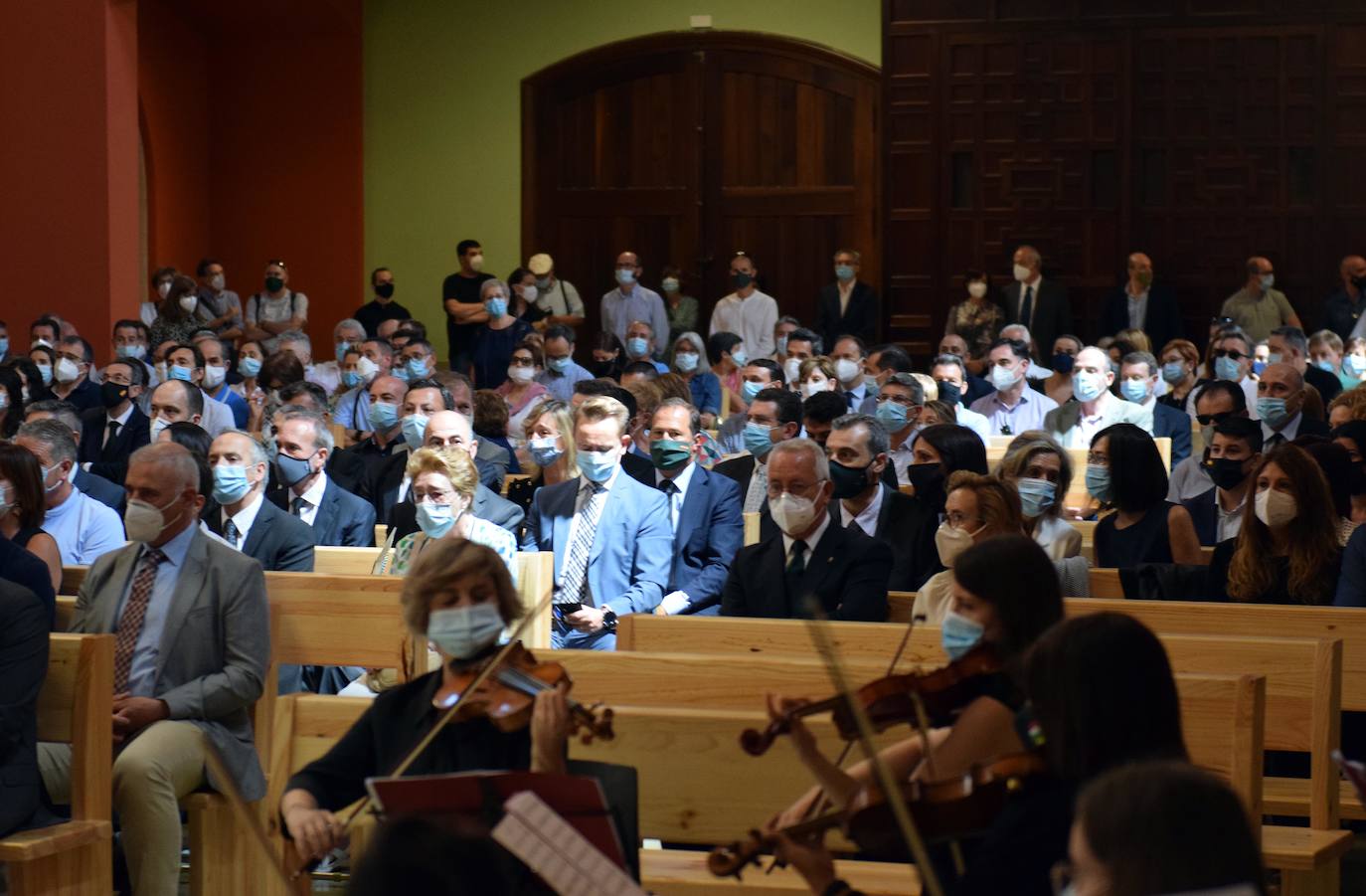 El emotivo funeral por el jefe de los GAR se ha celebrado en la iglesia de Nuestra señora de Valvanera, en Logroño