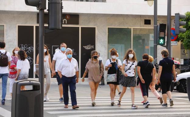 La mascarilla se impone desde primera hora a la espera del BOR