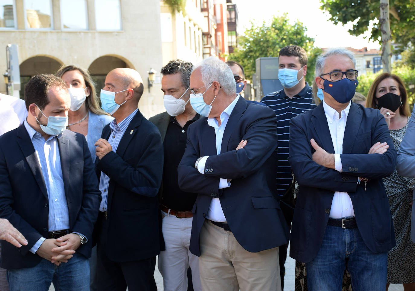 El paseo de El Espolón ha acogido el acto conmemorativo del aniversario del asesinato del concejal popular de Ermua