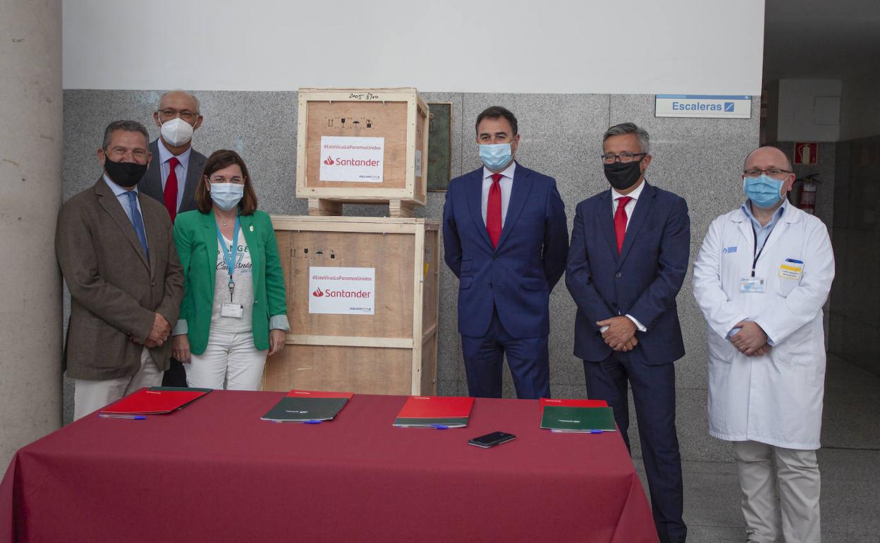 El Banco Santander dona a Salud un respirador invasivo