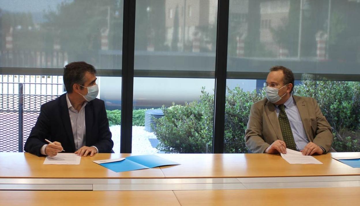 Enrique Medrano (AITER) y José María García (UNIR), en la firma. 