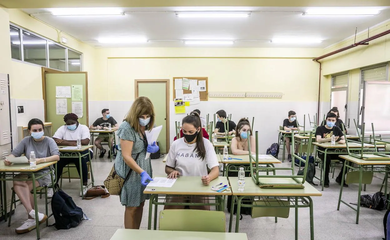 La EBAU más multitudinaria logra los resultados más discretos de los últimos cursos