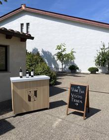 Imagen secundaria 2 - CVNE instala un fotomatón para personalizar botellas de Reserva