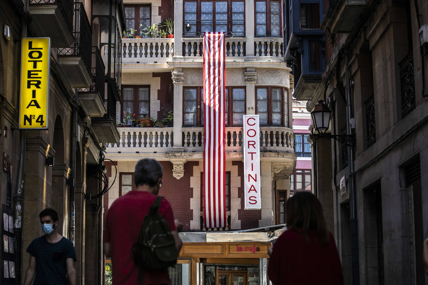 Fotos: Logroño se viste de blanco y rojo pana animar a la UDL