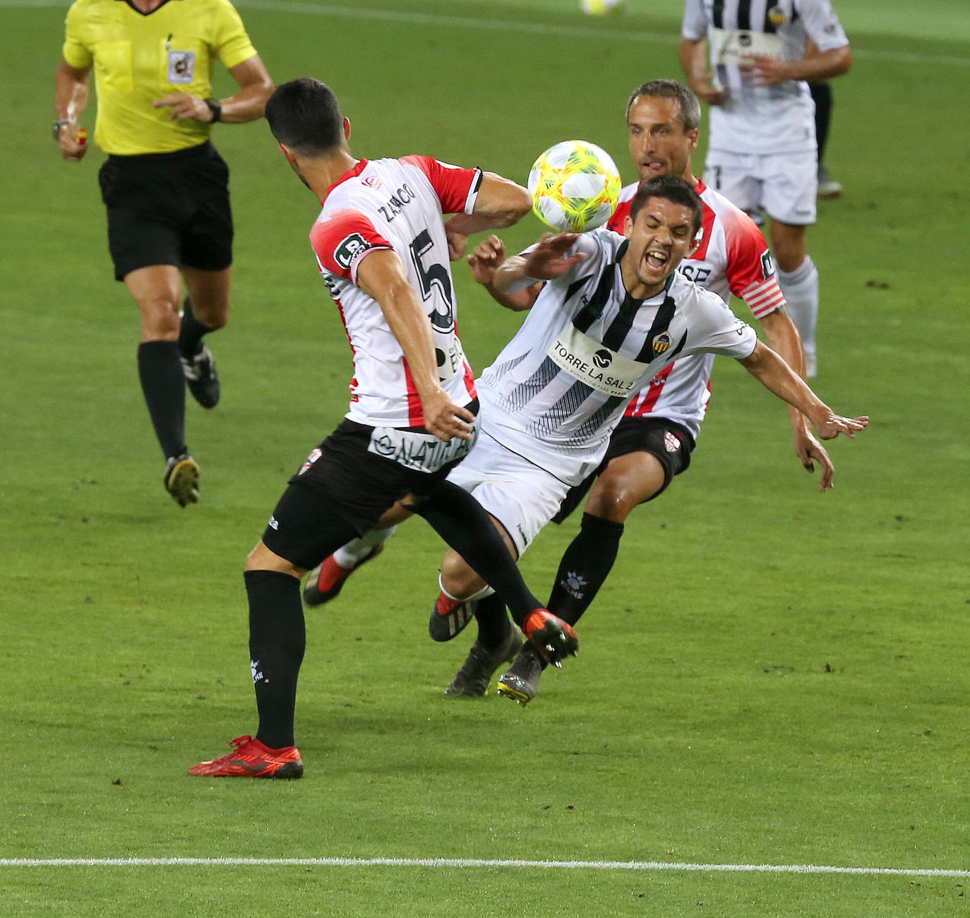 Los de Sergio Rodríguez ascienden a Segunda División tras superar al Castellón en la tanda de penaltis