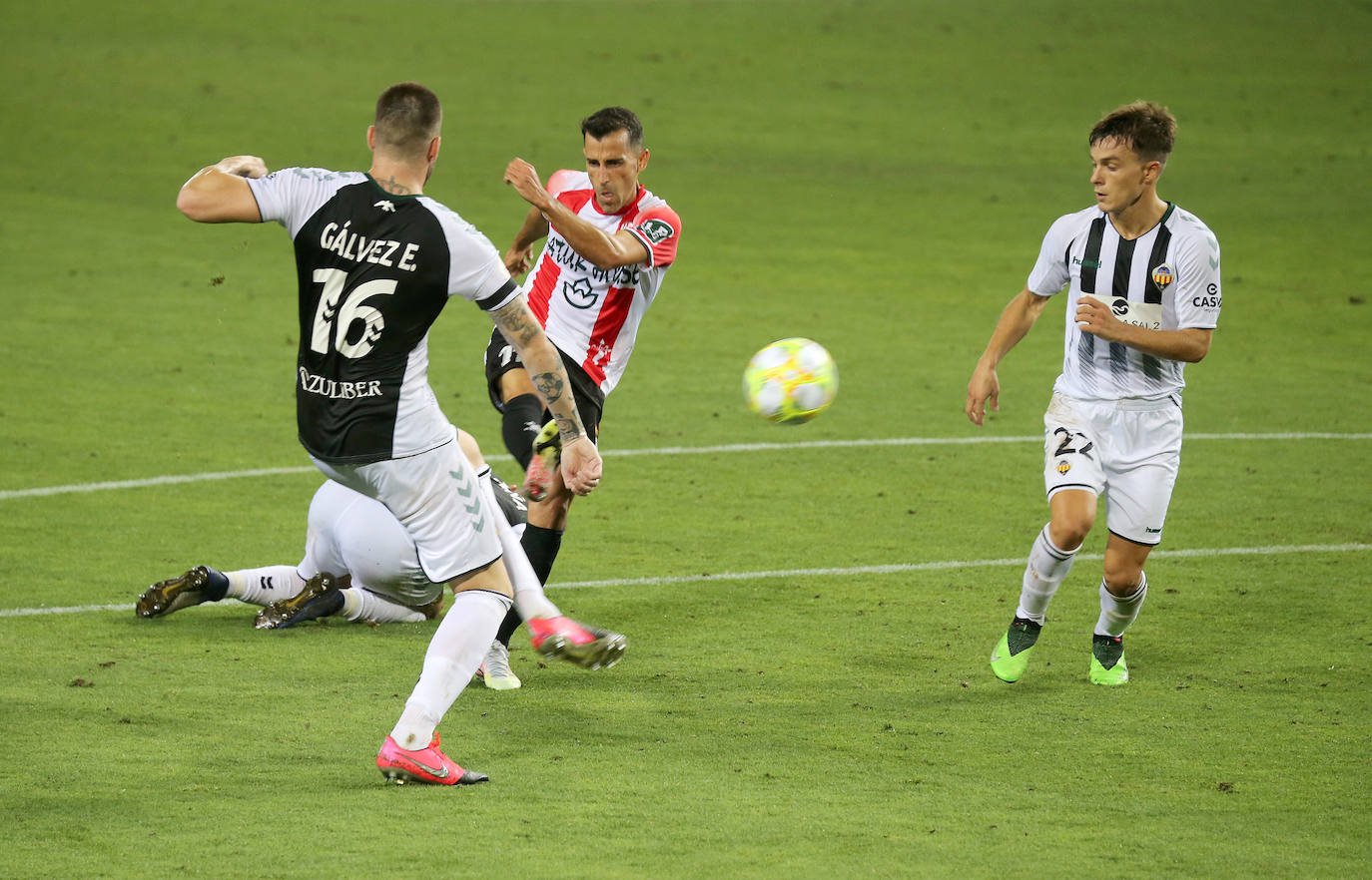 Los de Sergio Rodríguez ascienden a Segunda División tras superar al Castellón en la tanda de penaltis