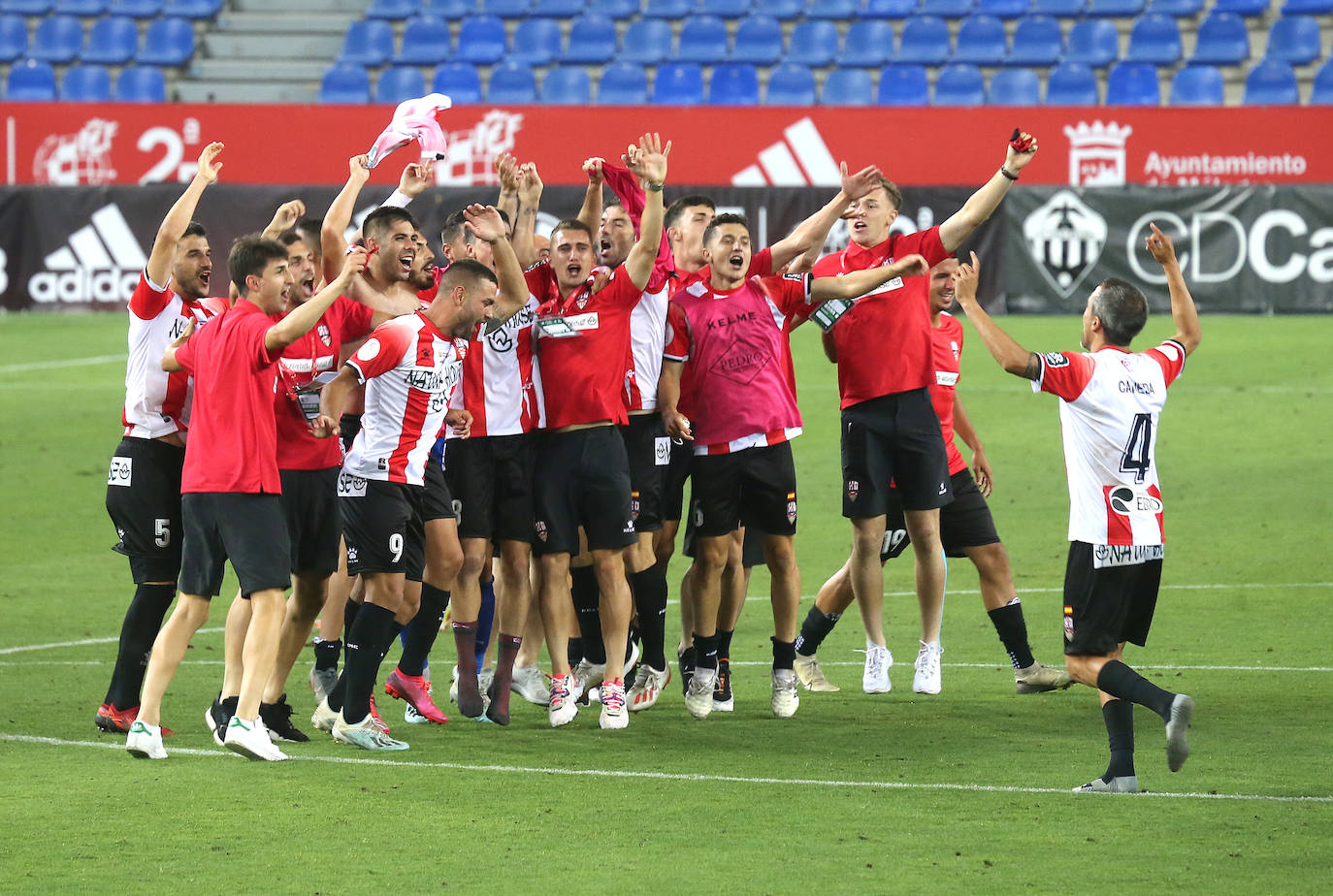 Los de Sergio Rodríguez ascienden a Segunda División tras superar al Castellón en la tanda de penaltis