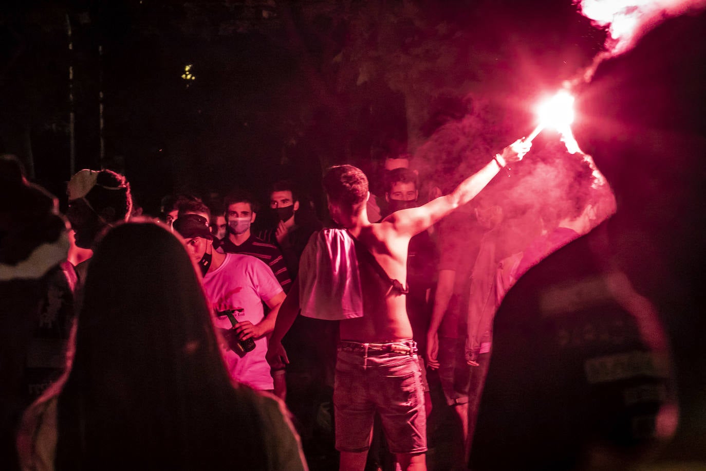 Los aficionados celebran el ascenso del Logroñés