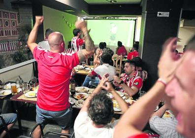 Imagen secundaria 1 - Una fiesta que acaba en desenfreno