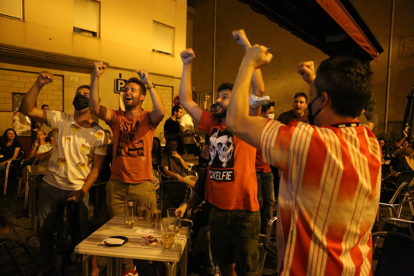 La afición blanquirroja ha sufrido bastante durante el encuentro frente al Castellón, pero finalmente ha merecido la pena