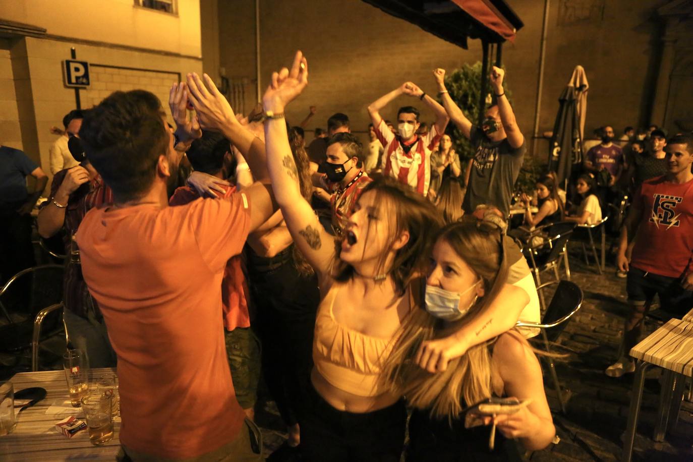 Fotos: Los penaltis, en la calle: agonía y delirio