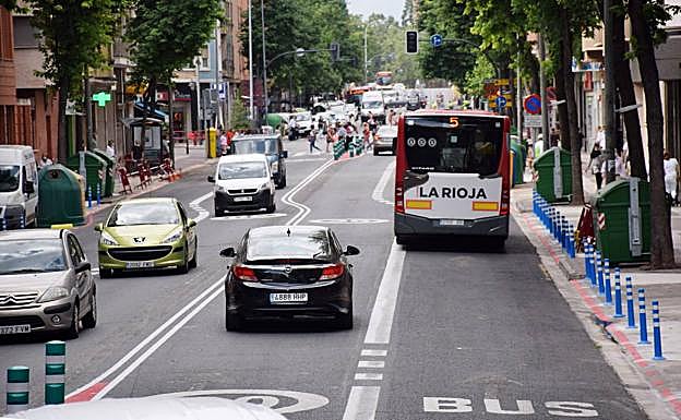 Imagen del nuevo carril bus de Vara de Rey. 