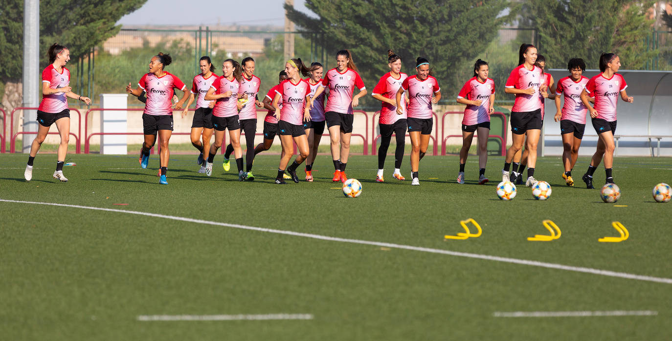 Las logroñesas iniciaron este lunes la pretemporada con un proyecto ilusionante y reconocido, pero con las incertidumbres que genera el coronavirus