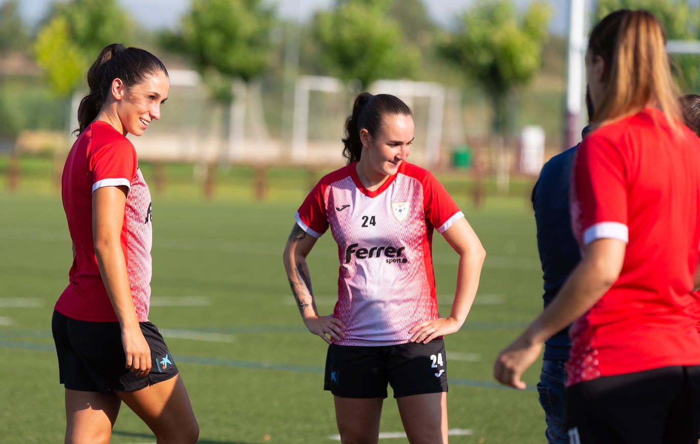 Las logroñesas iniciaron este lunes la pretemporada con un proyecto ilusionante y reconocido, pero con las incertidumbres que genera el coronavirus