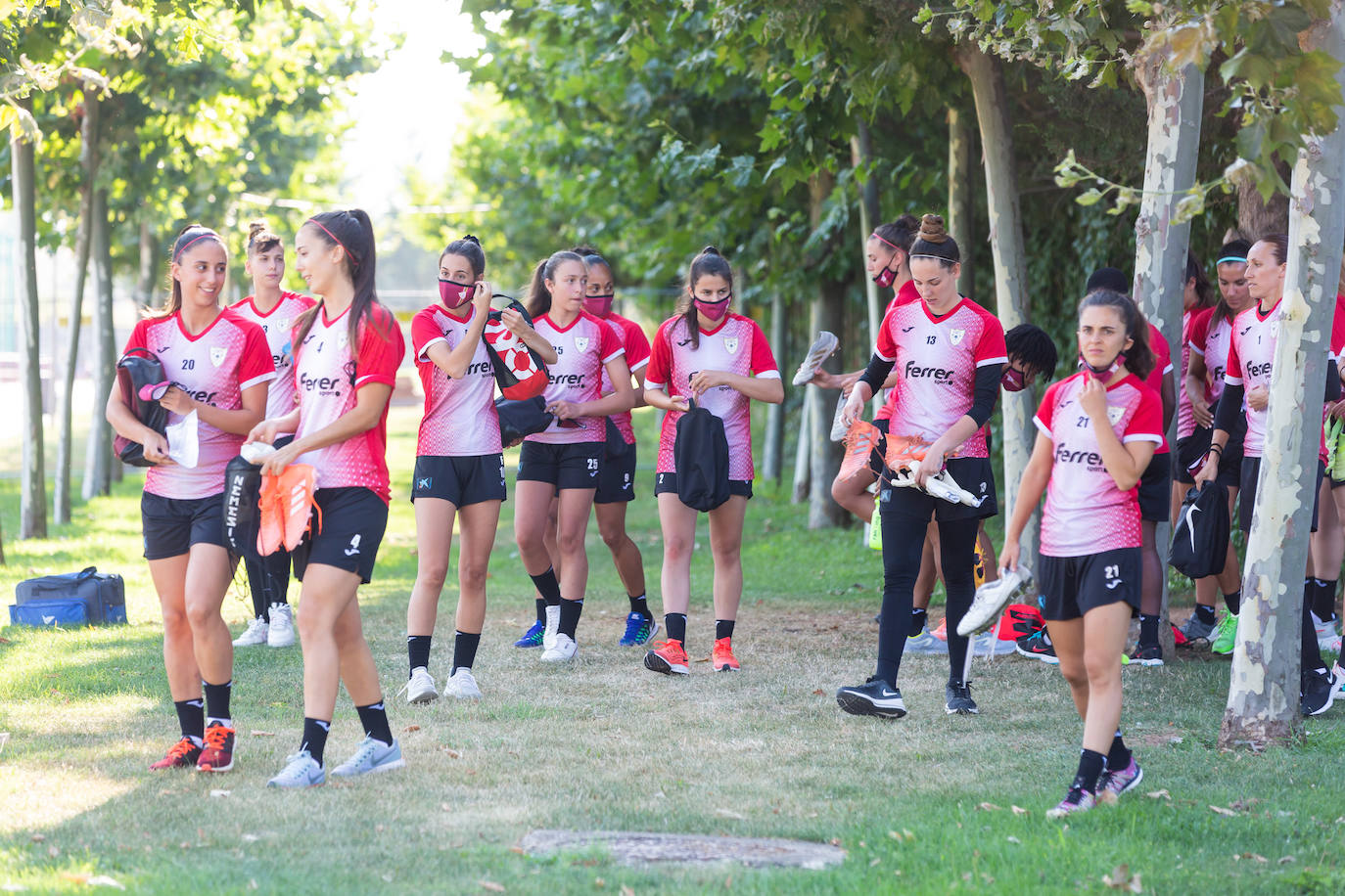 Las logroñesas iniciaron este lunes la pretemporada con un proyecto ilusionante y reconocido, pero con las incertidumbres que genera el coronavirus