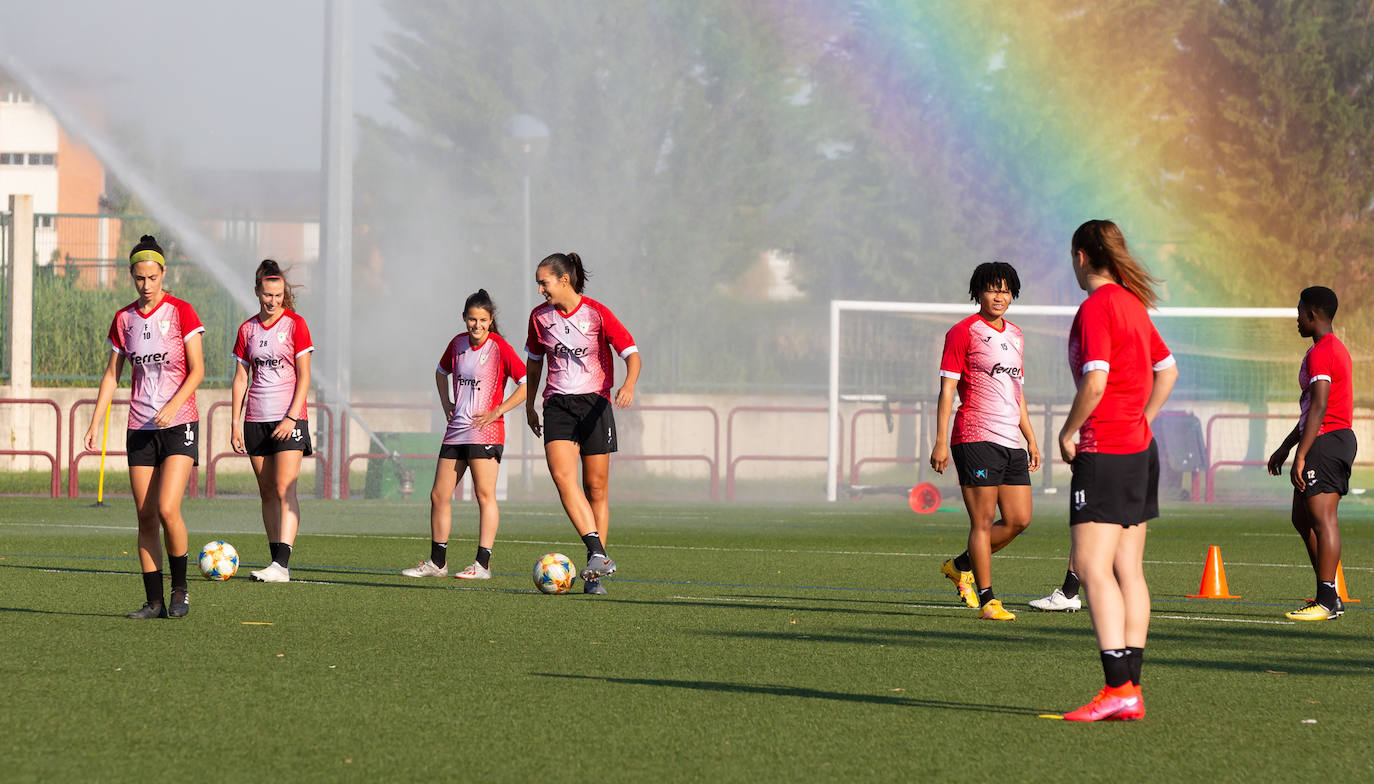 Las logroñesas iniciaron este lunes la pretemporada con un proyecto ilusionante y reconocido, pero con las incertidumbres que genera el coronavirus