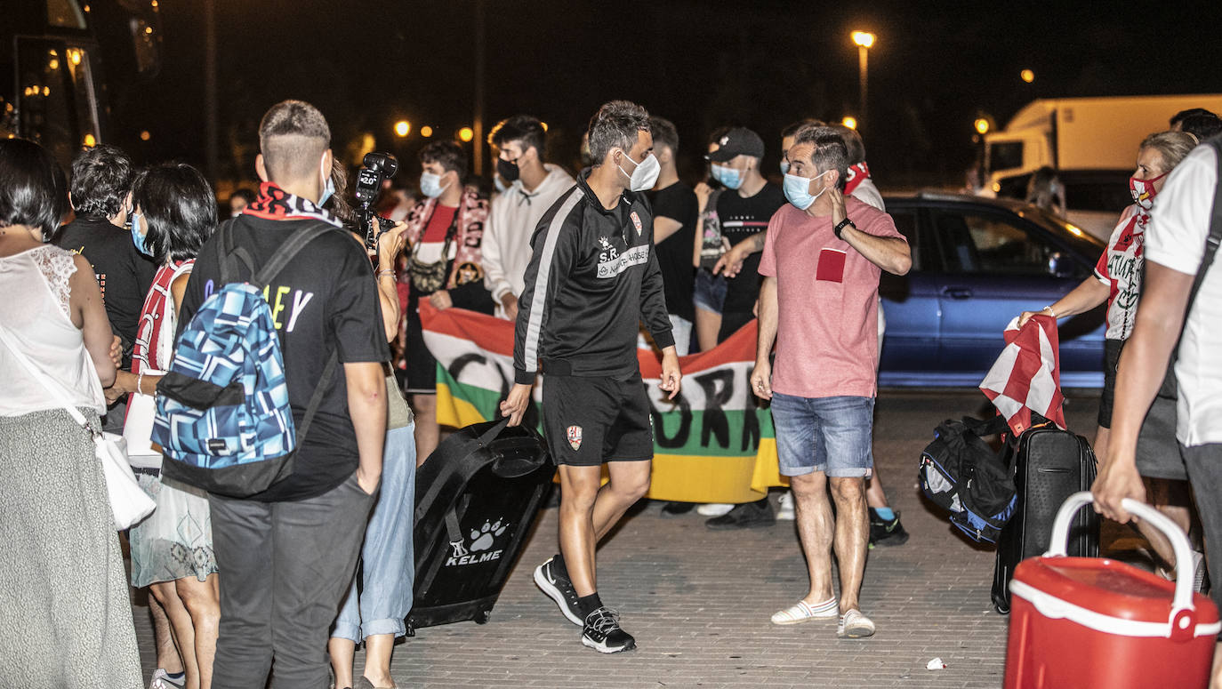 La expedición del Logroñés llegó la noche del lunes al Mundial con la alegría aún en el cuerpo y emocionados por el ascenso logrado 