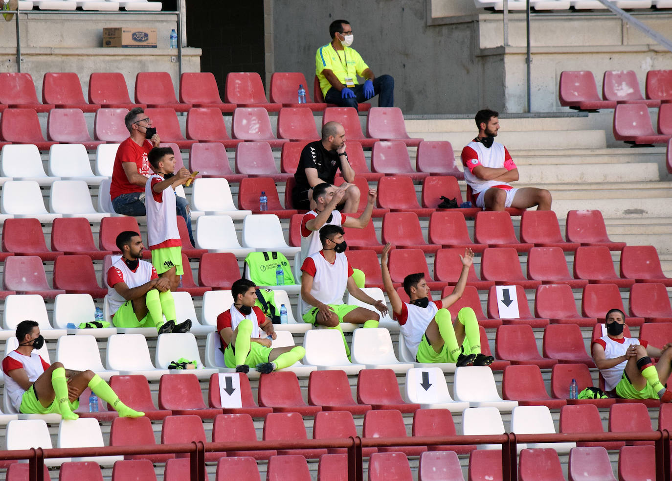 Los blanquirrojos llegan a la categoría de bronce del fútbol español tras empatar con el Varea en Las Gaunas