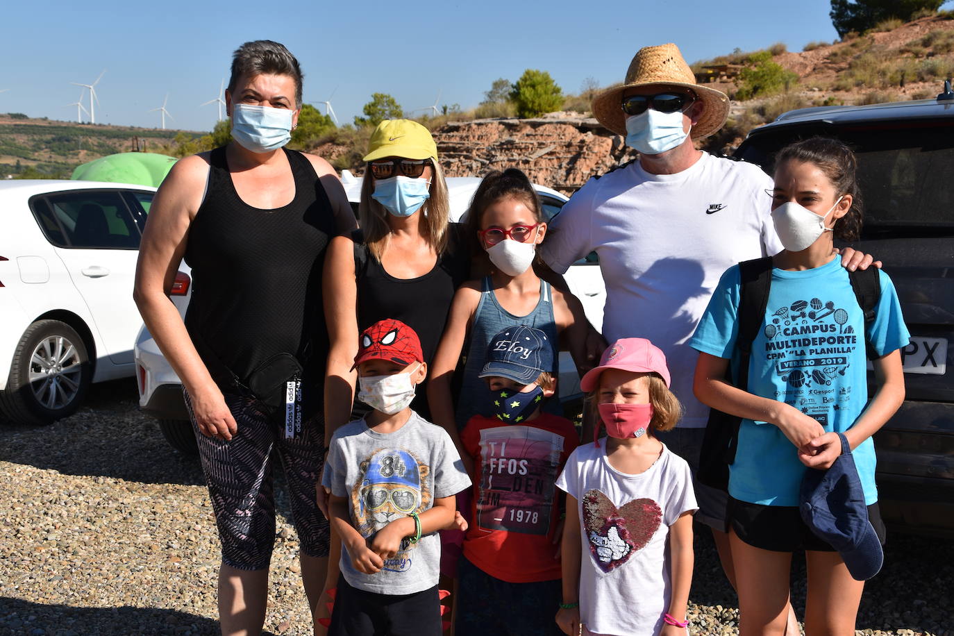 El Consejo de la Juventud de Calahorra organizó ayer el 'Reto verde' para limpiar el entorno del pantano del Perdiguero