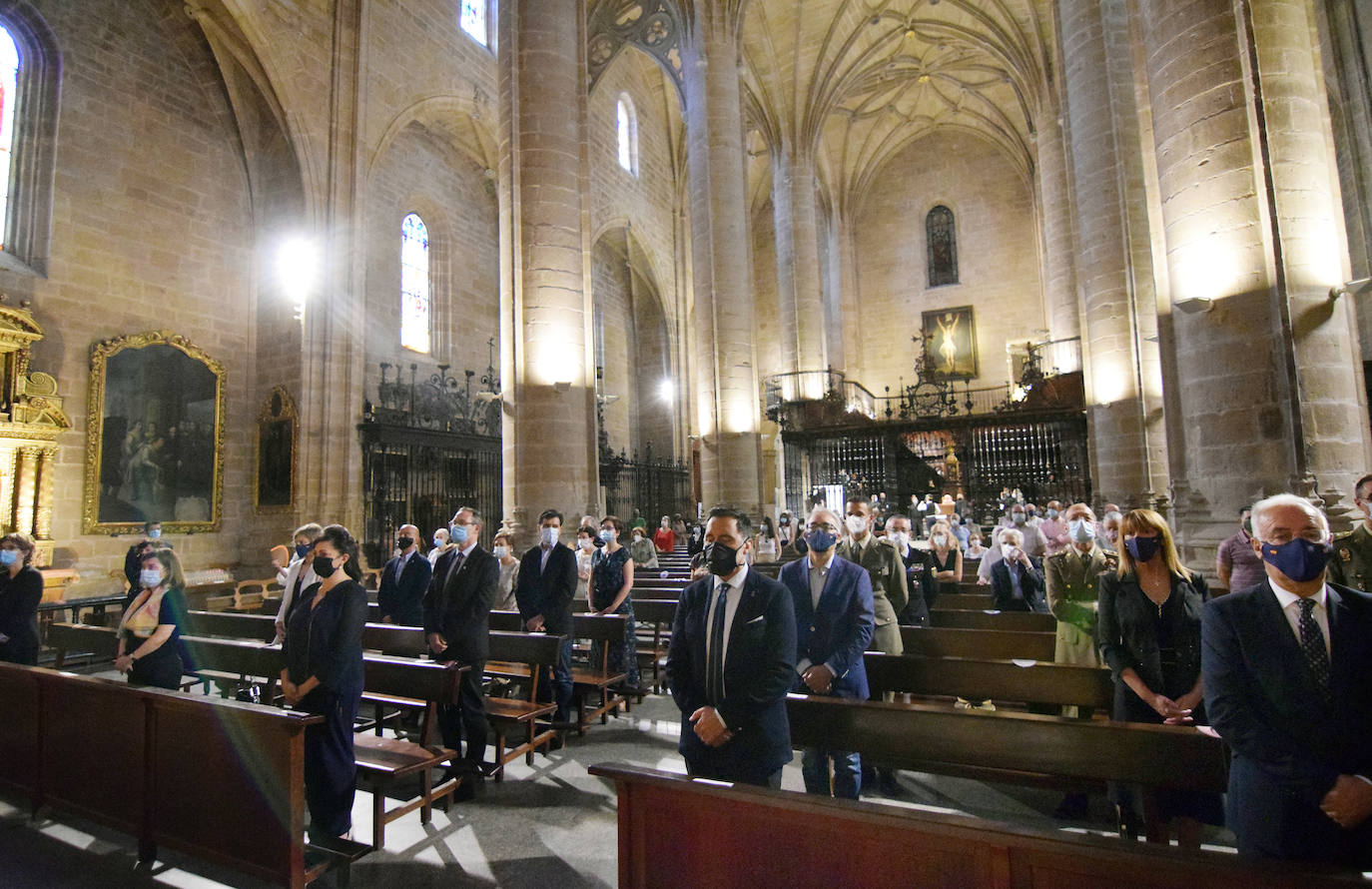 La ceremonia ha estado presidida por el obispo de la Diócesis de Calahorra y La Calzada Logroño, Carlos Escribano