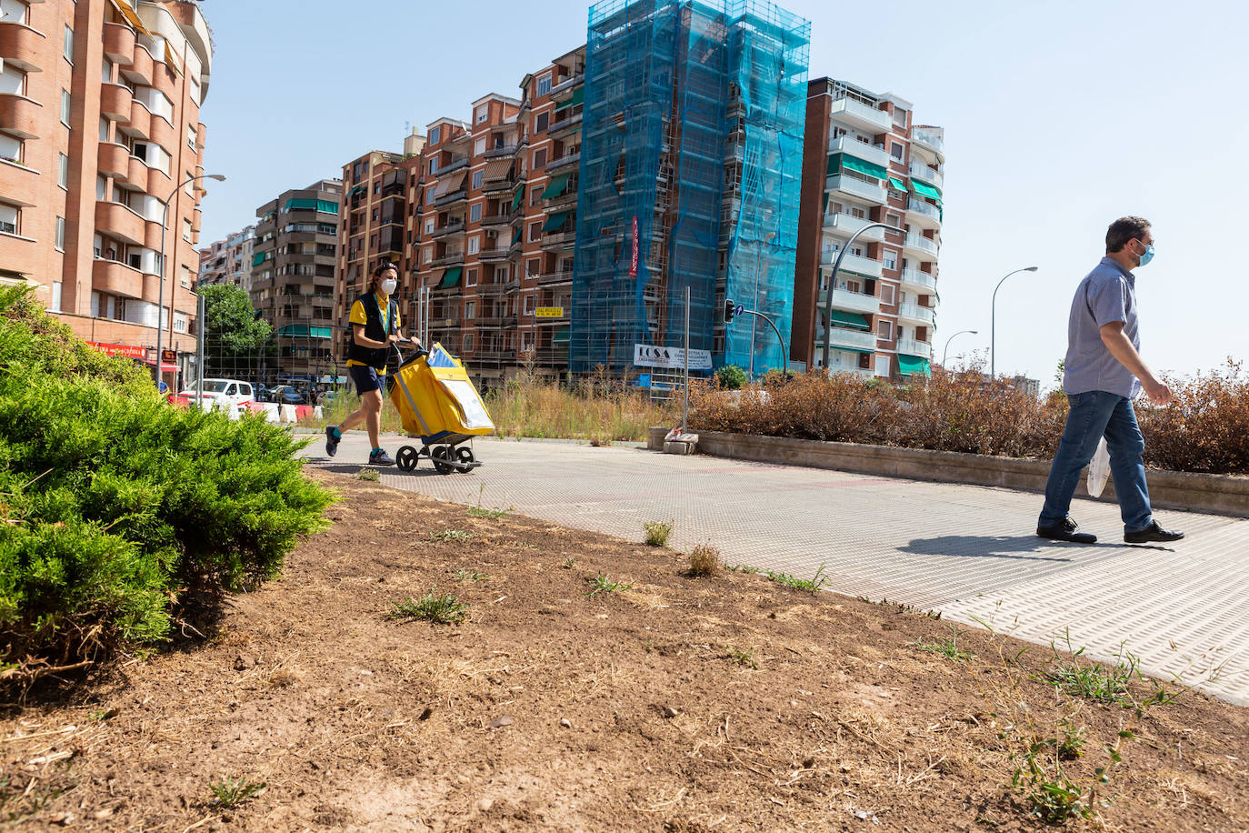 Fotos: El cuidado de los jardines de Logroño, en tela de juicio