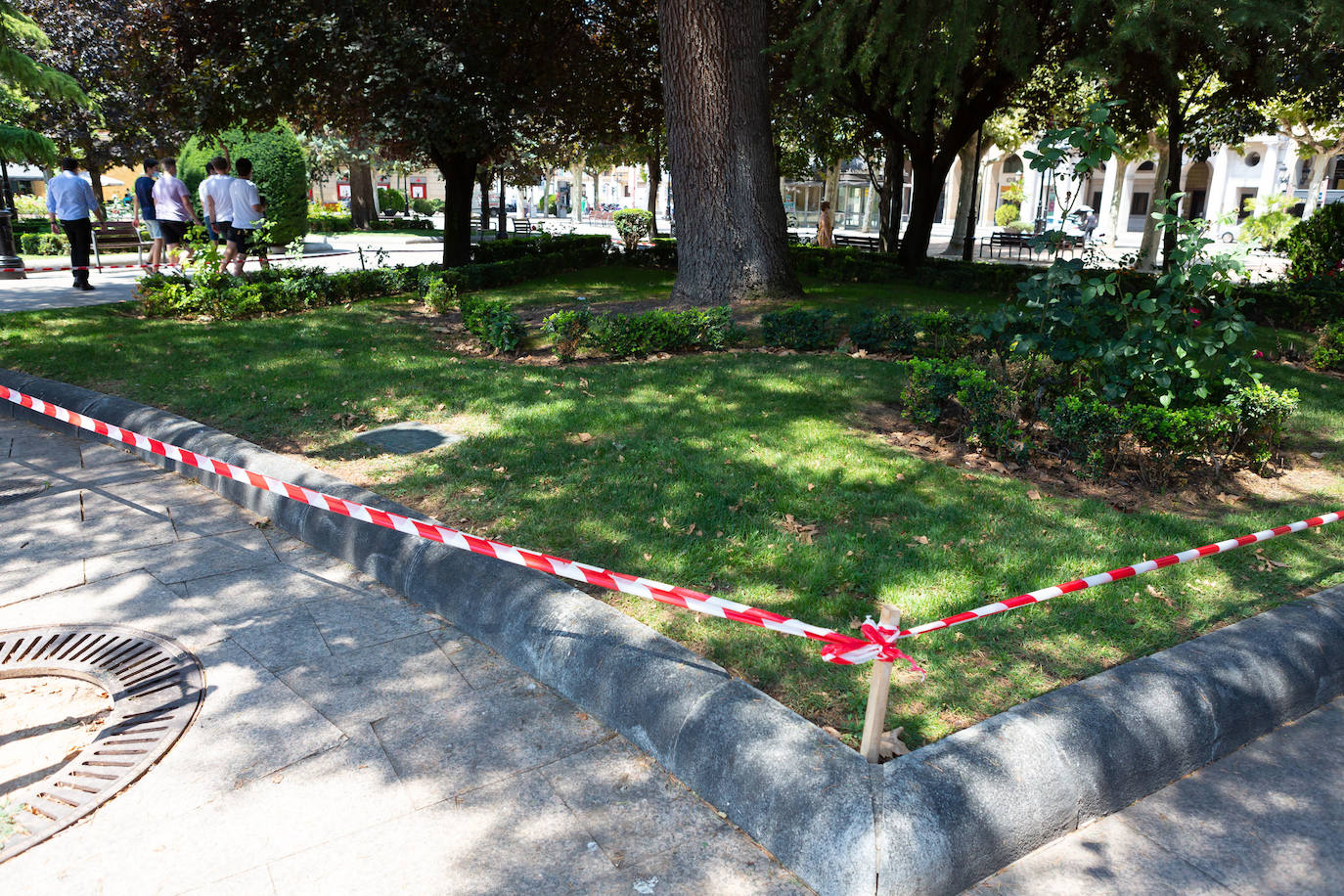 Fotos: El cuidado de los jardines de Logroño, en tela de juicio