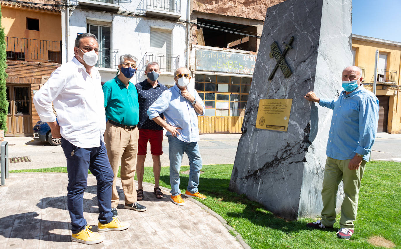 Cinco arnedanos que lo vivieron en primera fila recuerdan el atentado de ETA contra el cuartel de la Guardia Civil de la ciudad el 17 de agosto de 1995 