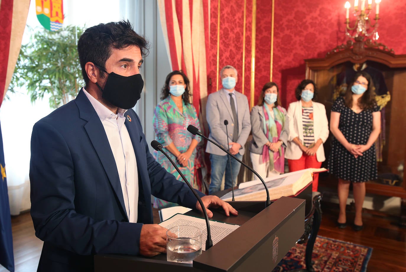 El nuevo consejero de Transición Ecológica y Sostenibilidad del Gobierno de La Rioja, Alex Dorado, ha apostado este martes por aprovechar la oportunidad que brindan los fondos europeos vinculados al Pacto Verde «para transformar la economía y hacer crecer» a la comunidad riojana. 