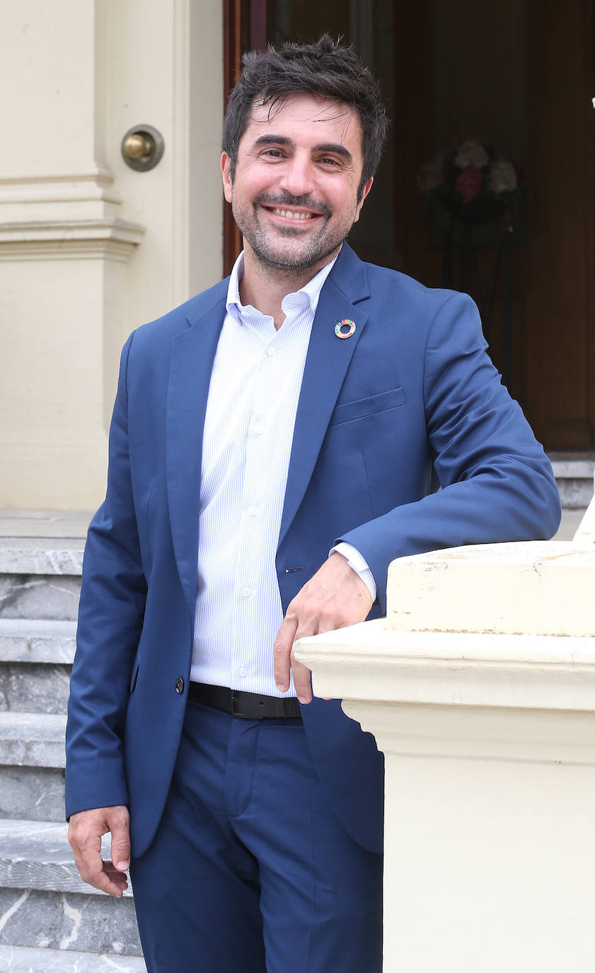 El nuevo consejero de Transición Ecológica y Sostenibilidad del Gobierno de La Rioja, Alex Dorado, ha apostado este martes por aprovechar la oportunidad que brindan los fondos europeos vinculados al Pacto Verde «para transformar la economía y hacer crecer» a la comunidad riojana. 