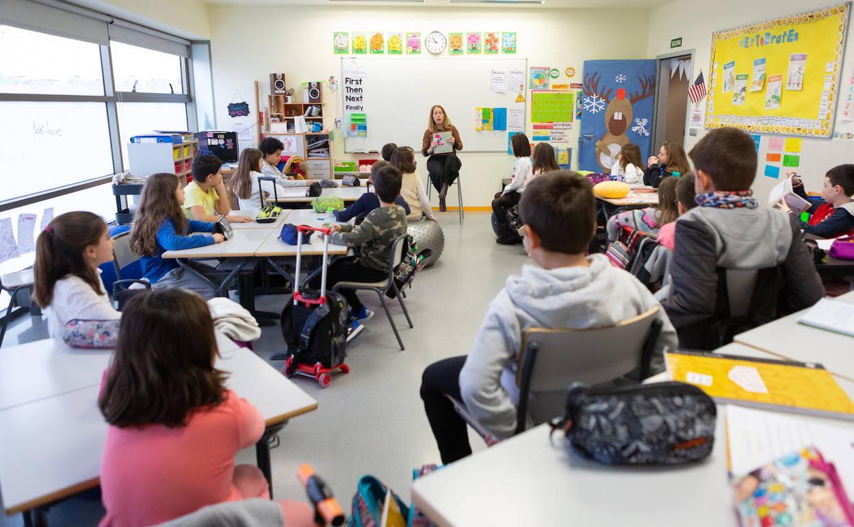 Educación solo contempla un regreso normalizado a las aulas pese al repunte de positivos por COVID