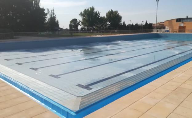 Las piscinas del polideportivo municipal han sido cerradas. 