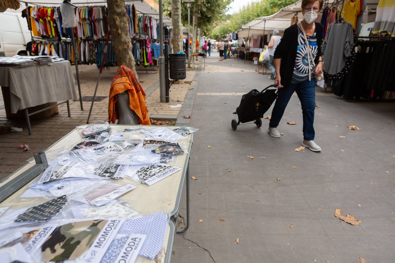 La localidad cierra instalaciones municipales tras varios positivos entre jóvenes