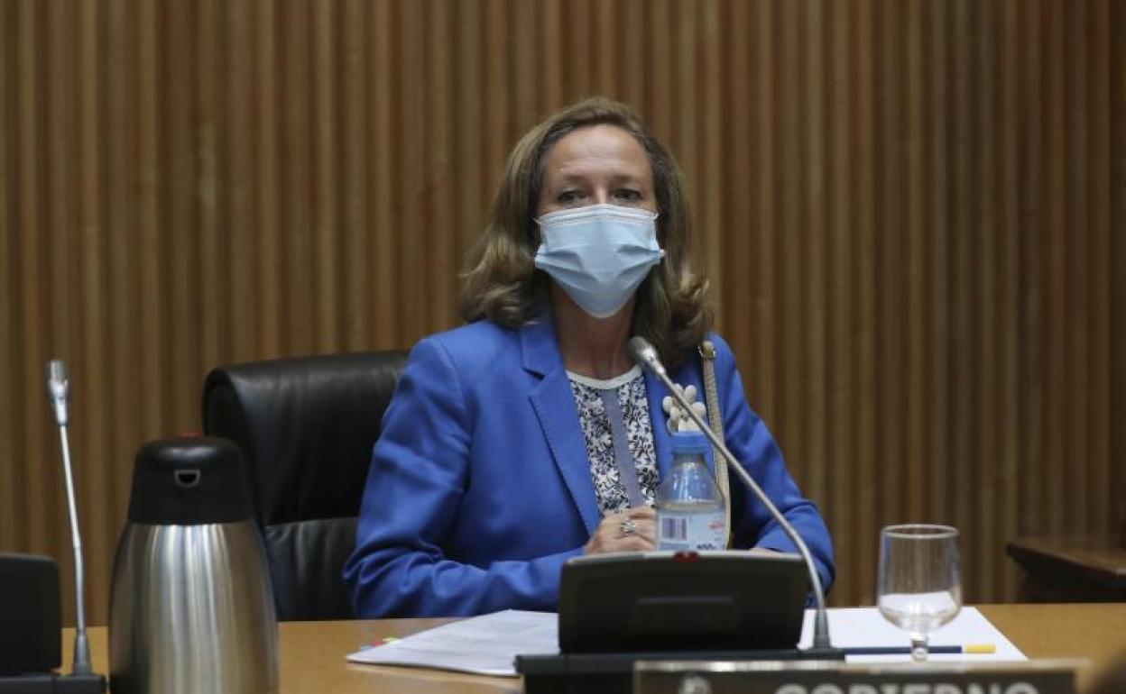 Nadia Calviño en la comisión del Congreso.