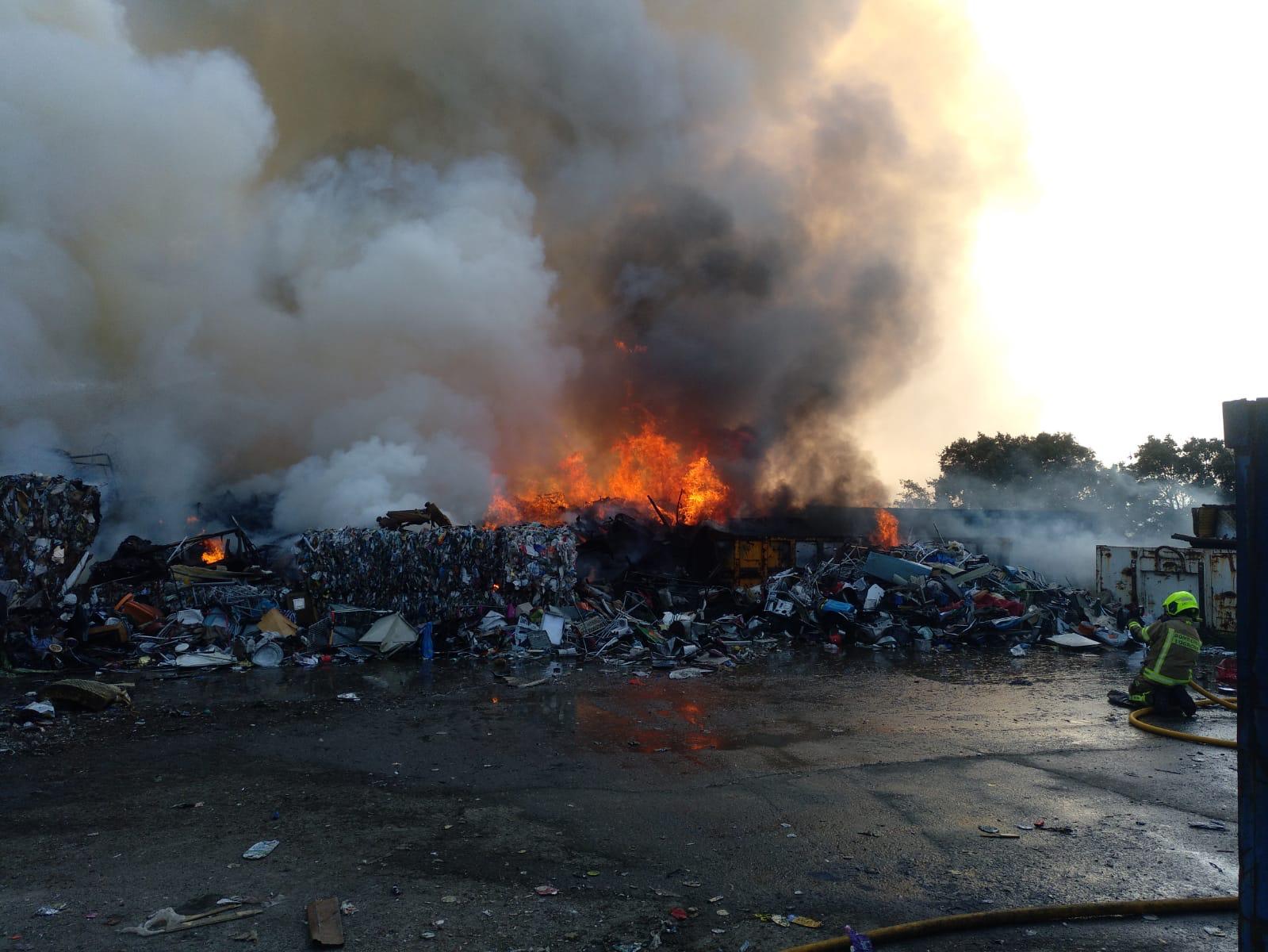 Fotos: Incendio en el Ecoparque de Logroño