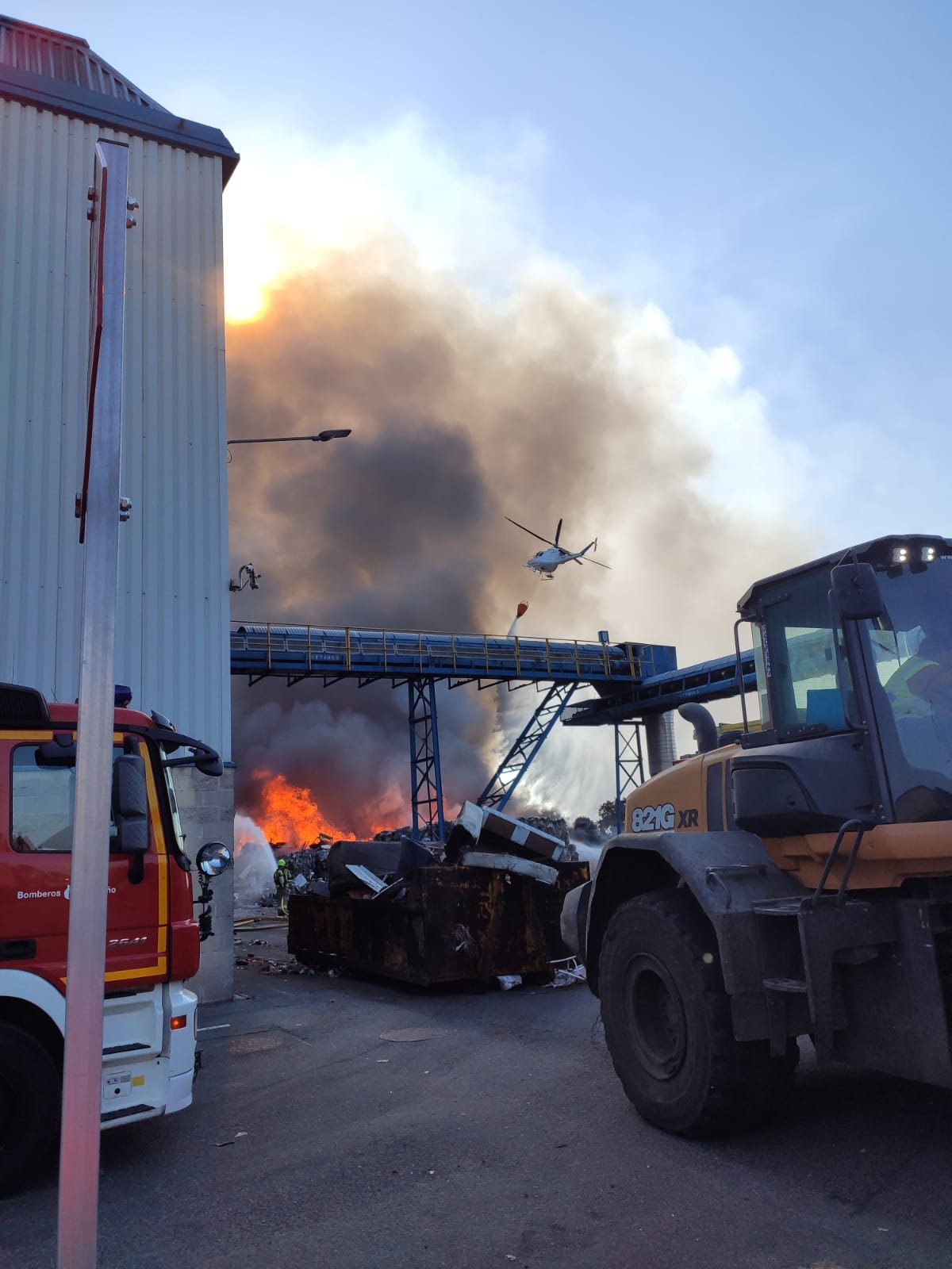 Fotos: Incendio en el Ecoparque de Logroño