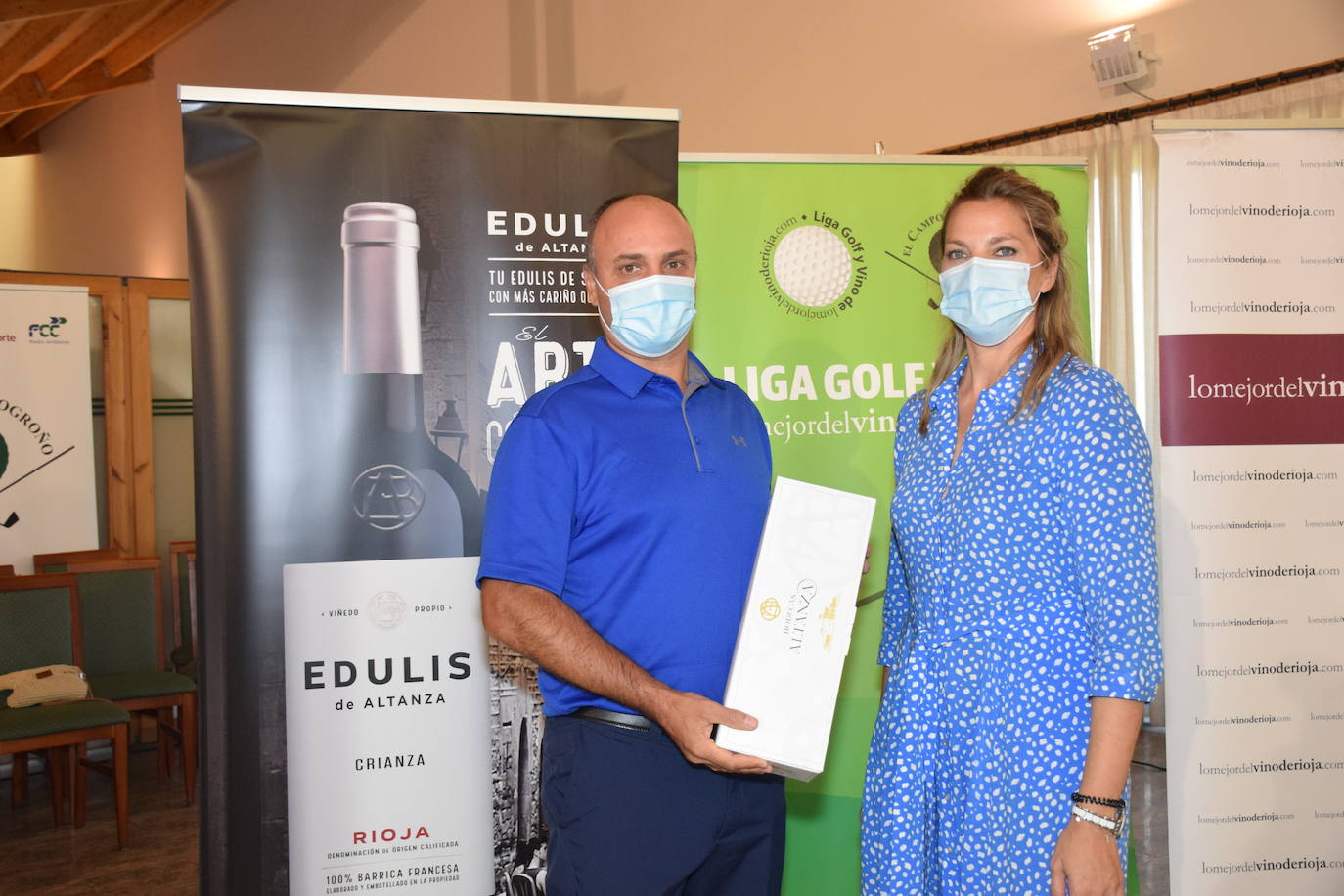 Los ganadores del Torneo Bodegas Altanza recogieron sus premios en El Campo de Logroño.