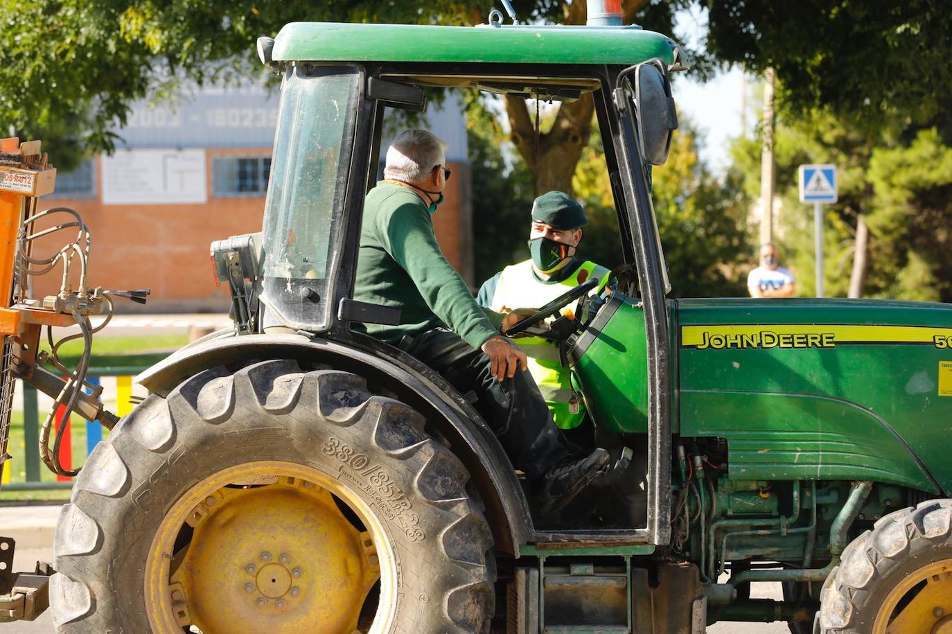 Controles a la entrada y salida de la ciudad riojabajeña, que ha vuelto a un punto entre la fase 1 y 2 para intentarcontener la epidemia