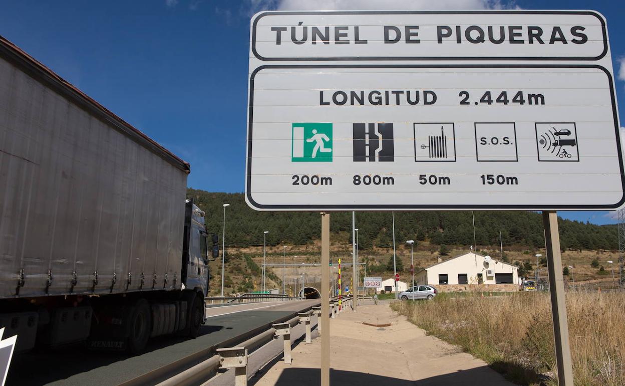 El túnel de Piqueras permanecerá cortado al tráfico diurno hasta el próximo jueves