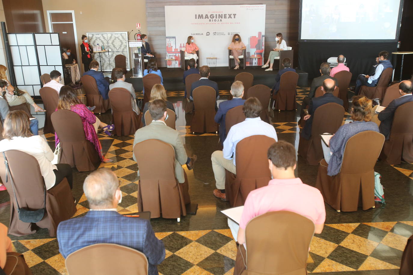 La jornada se ha centrado en las oportunidades ante las que se encuentra el sector del vino, con nuevos canales de comunicación con el cliente