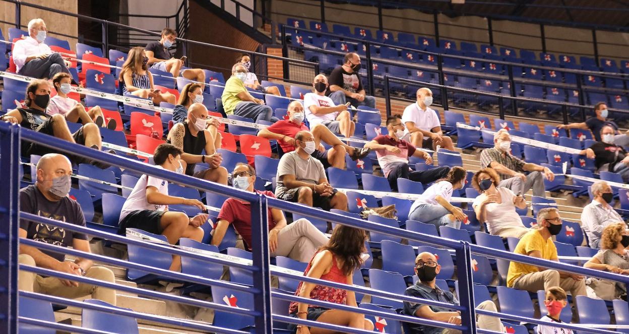 Imagen de aficionados en el Palacio en el duelo ante el Barça. 