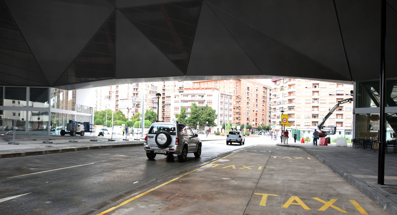 Fotos: Abierto el paso bajo la cúpula de la estación de Logroño