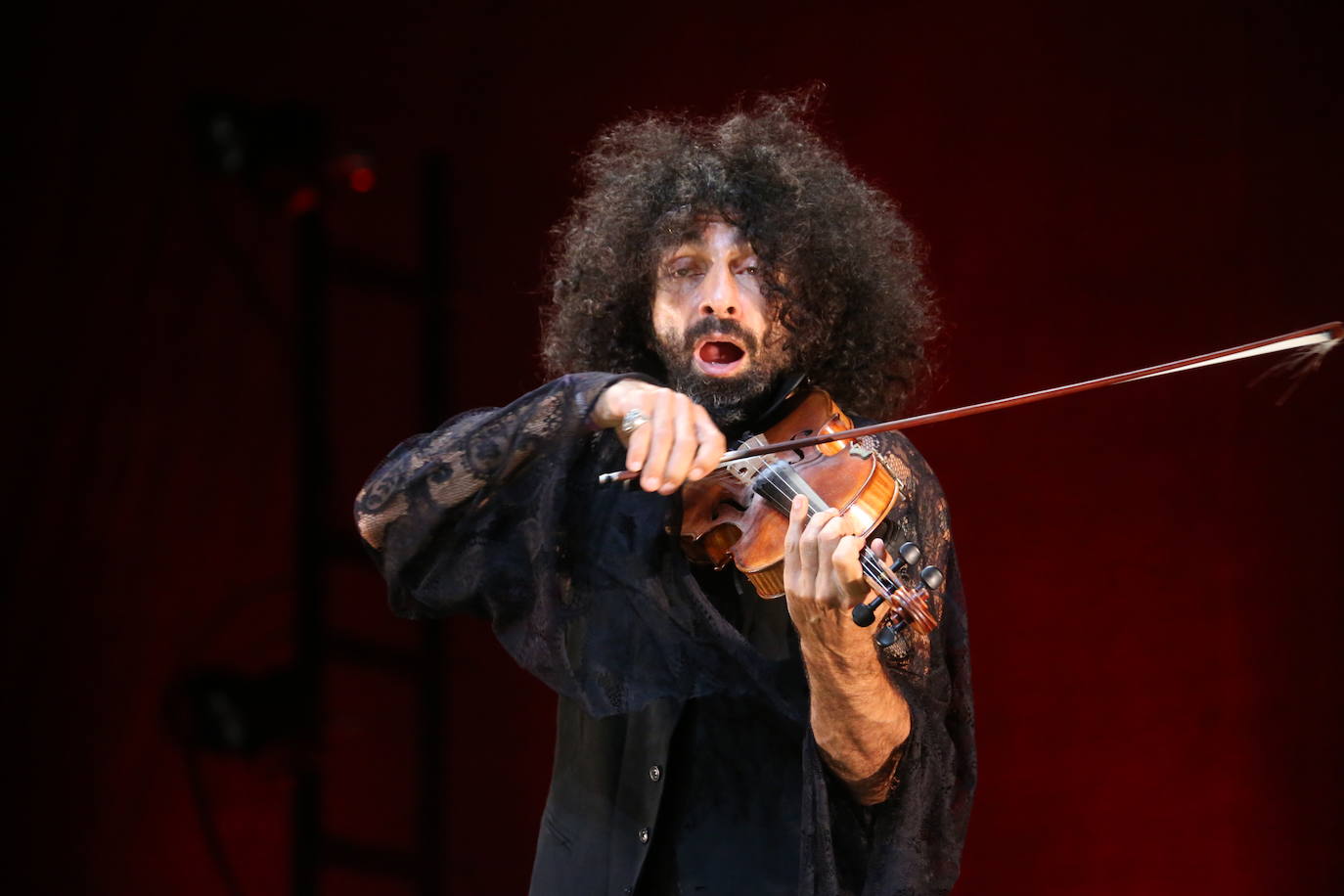 El violinista de origen libanés Ara Malikian cerró anoche en Riojafórum el minifestival 'Rioja en Vivo'.