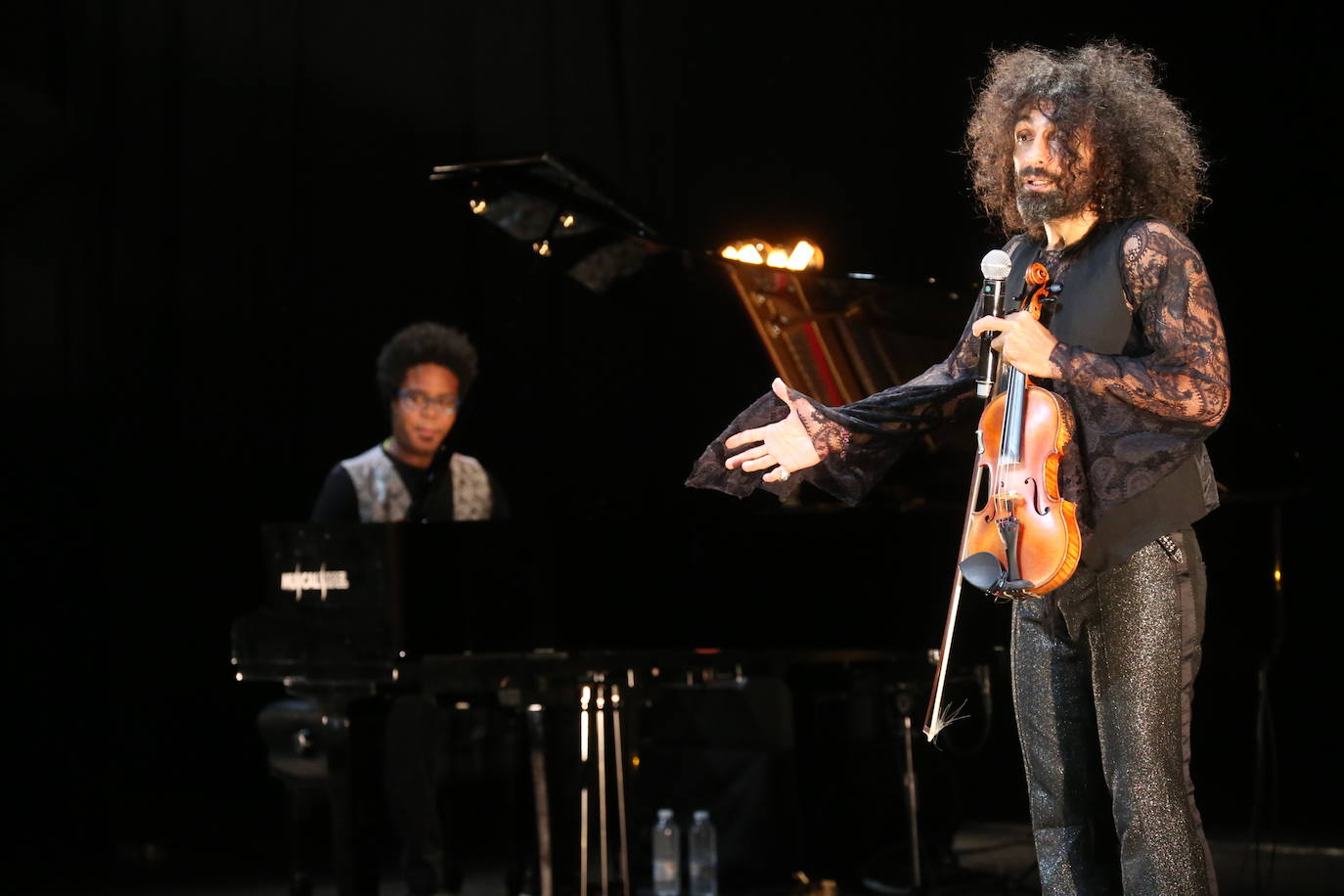 El violinista de origen libanés Ara Malikian cerró anoche en Riojafórum el minifestival 'Rioja en Vivo'.