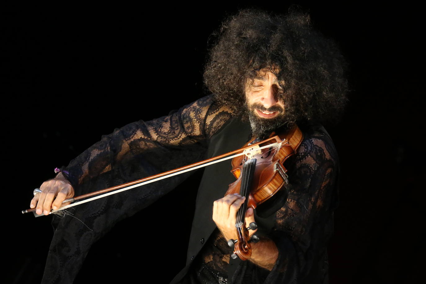 El violinista de origen libanés Ara Malikian cerró anoche en Riojafórum el minifestival 'Rioja en Vivo'.