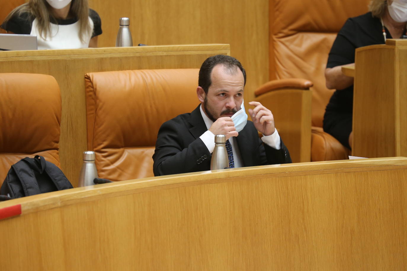 Celebración del pleno de septiembre en el Parlamento riojano.