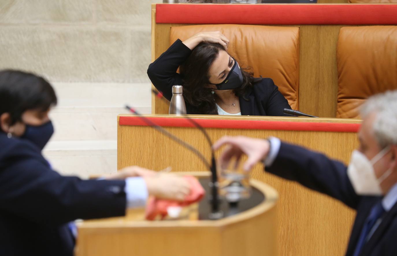 Celebración del pleno de septiembre en el Parlamento riojano.